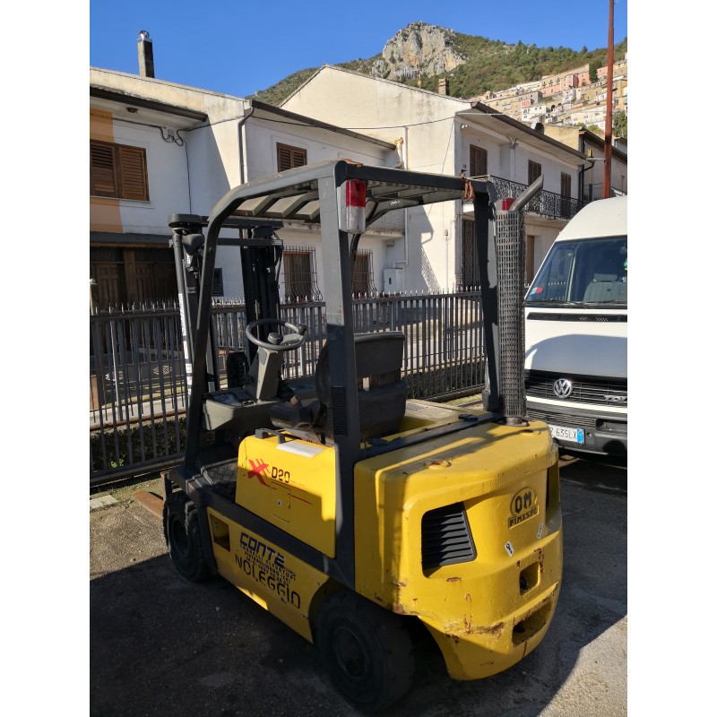 om pimespo xd20  triplex alzata libera portata 2000kg